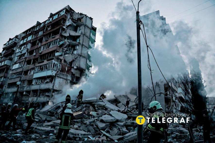 Фото до матеріалу: Київ уночі зазнав комбінованої атаки: вибухи, пожежі та обвал житлового будинку