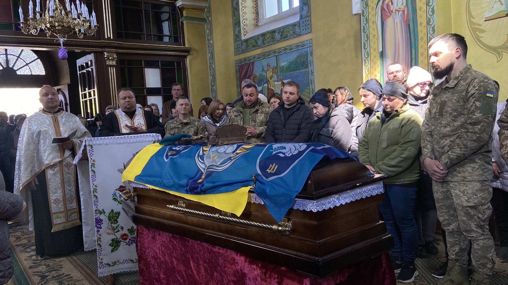 Фото до матеріалу: Белзька громада провела в останню дорогу захисника Івана Голуба