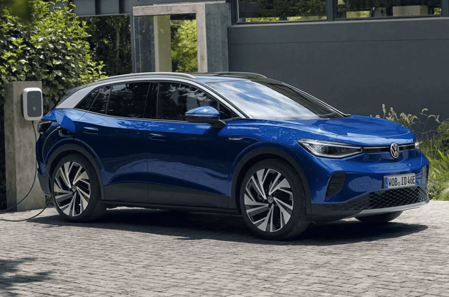 Фото до матеріалу: Tesla повертає позиції на європейському ринку: продажі зростуть на 45% до 2026 року