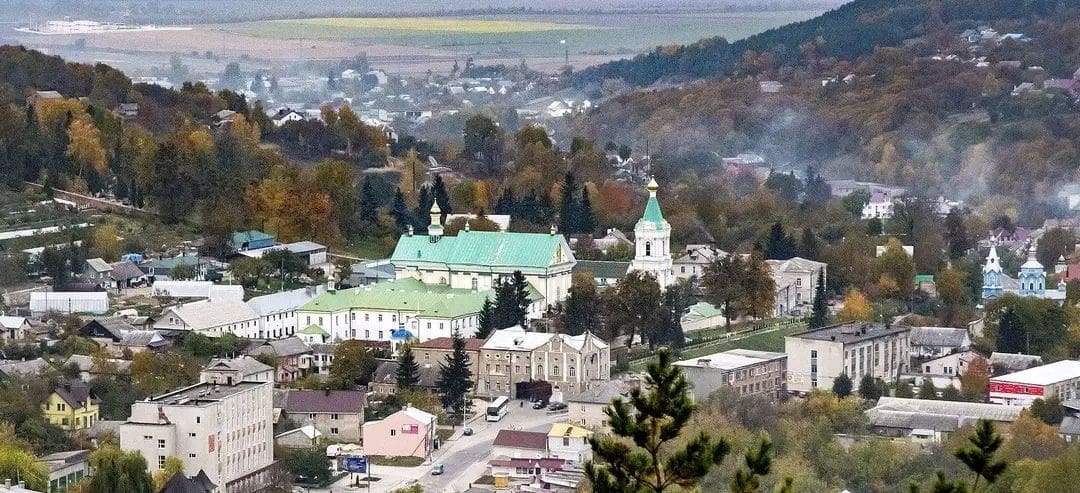 Фото до матеріалу: Богоявленський монастир у Кременці повертають державі