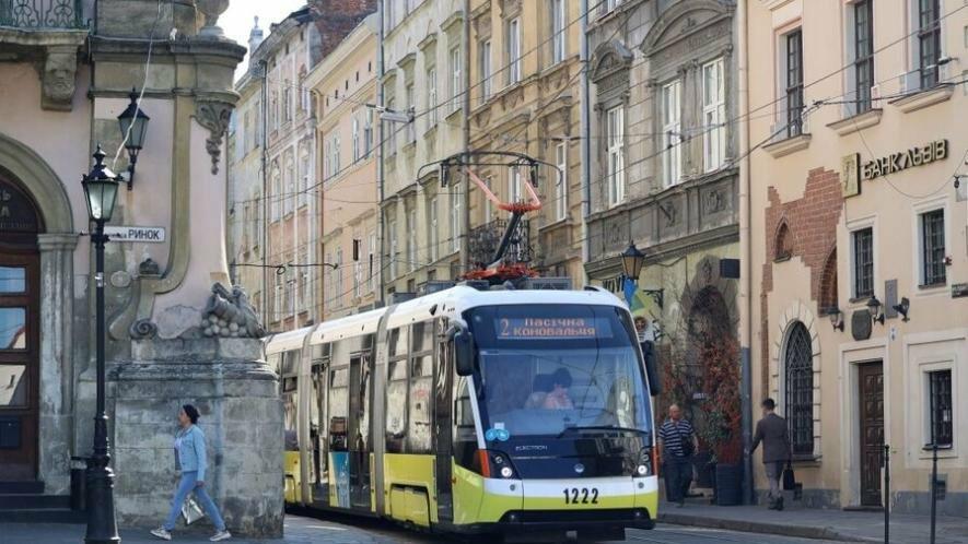 Фото до матеріалу: Зміни у русі трамваїв та тролейбусів: у суботу центр Львова частково перекриють