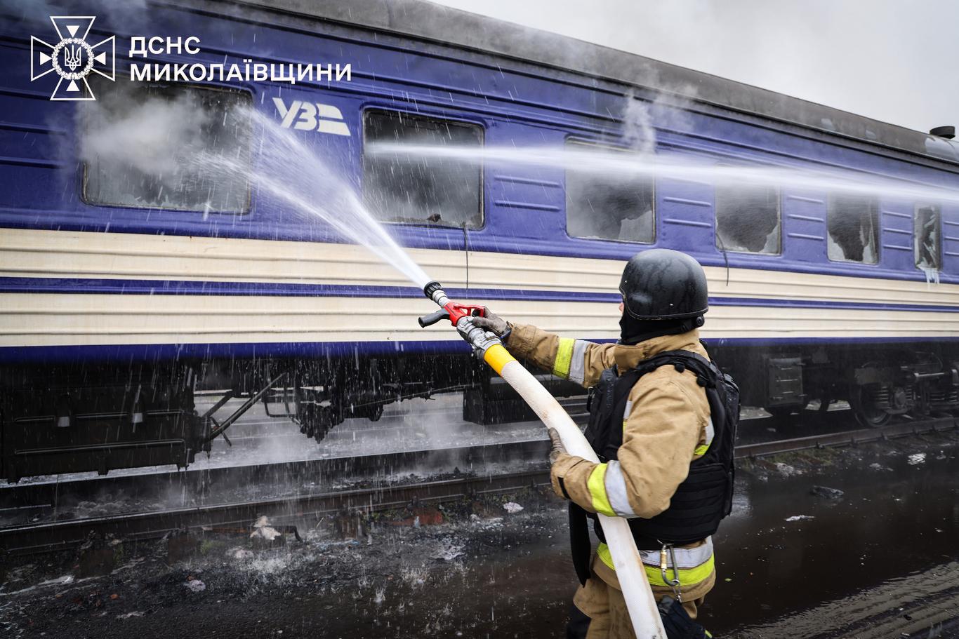 Фото до матеріалу: 165 загиблих: голова Нацполіції назвав ціни російських атак на залізницю