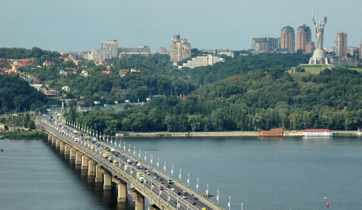 Фото до матеріалу: На мосту Патона почали ремонт: частково заборонять рух у Києві