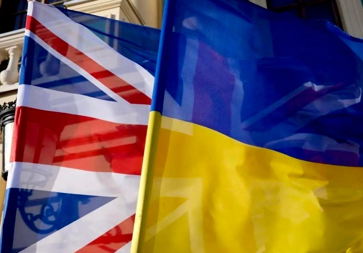 Фото до матеріалу: Українські фахівці допомогли Британії створити автономний рій дронів