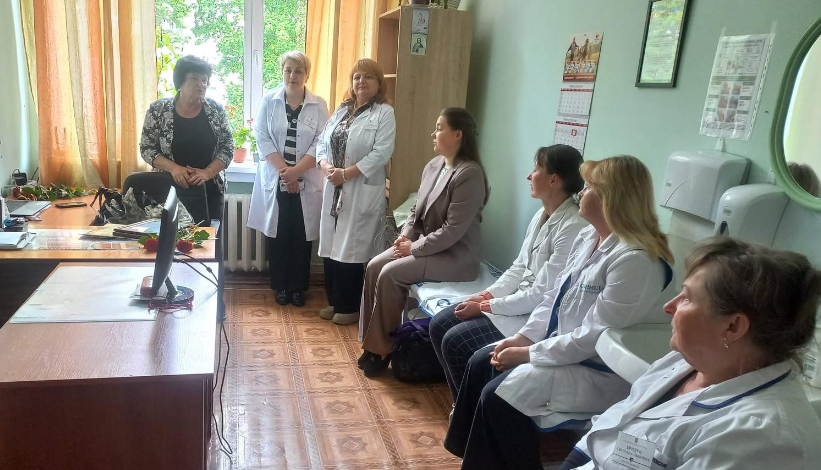 Фото до матеріалу: У Корці відзначили Міжнародний день медичної сестри