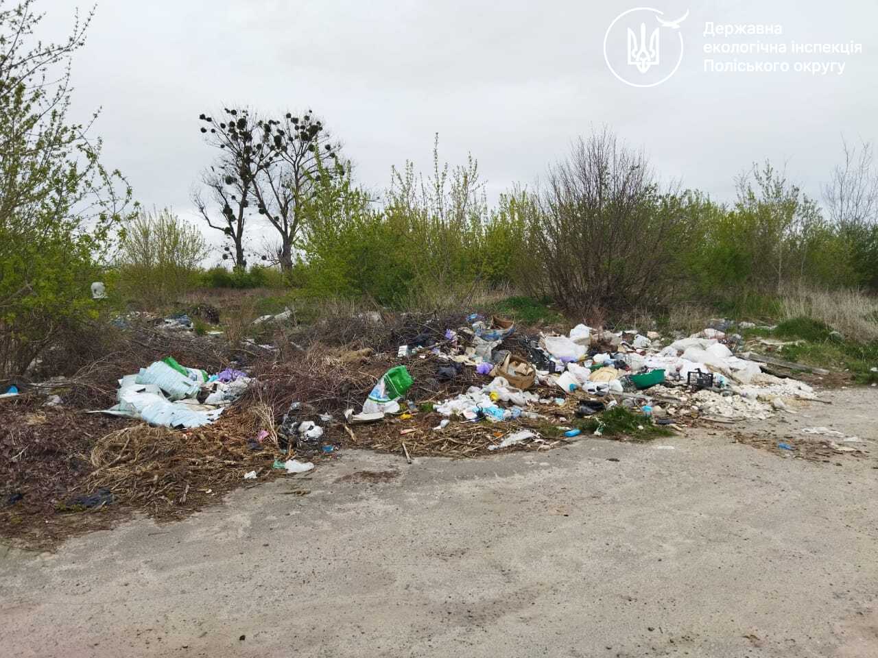 Фото до матеріалу: Екологи виявили стихійні сміттєзвалища в Білокриницькій громаді