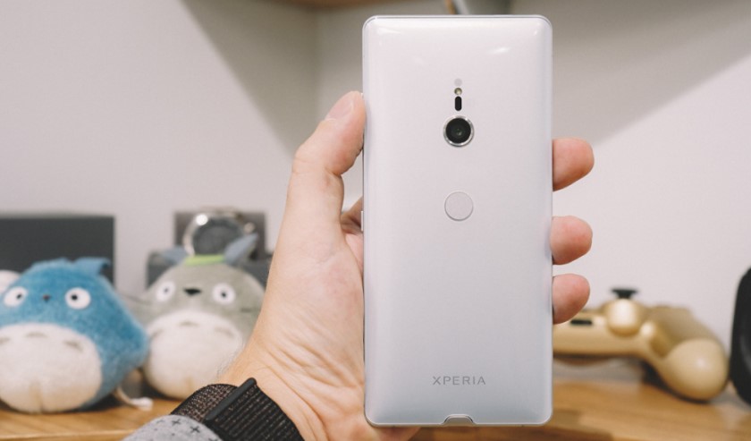 Фото до матеріалу: Sony представила новий флагман Xperia XZ3 з екраном OLED та унікальним керуванням
