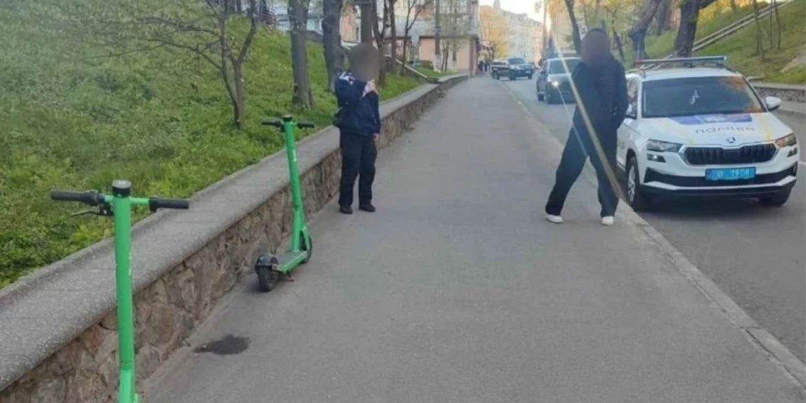 Фото до матеріалу: 18-річний водій електросамоката збив пенсіонерку на тротуарі у центрі Вінниці