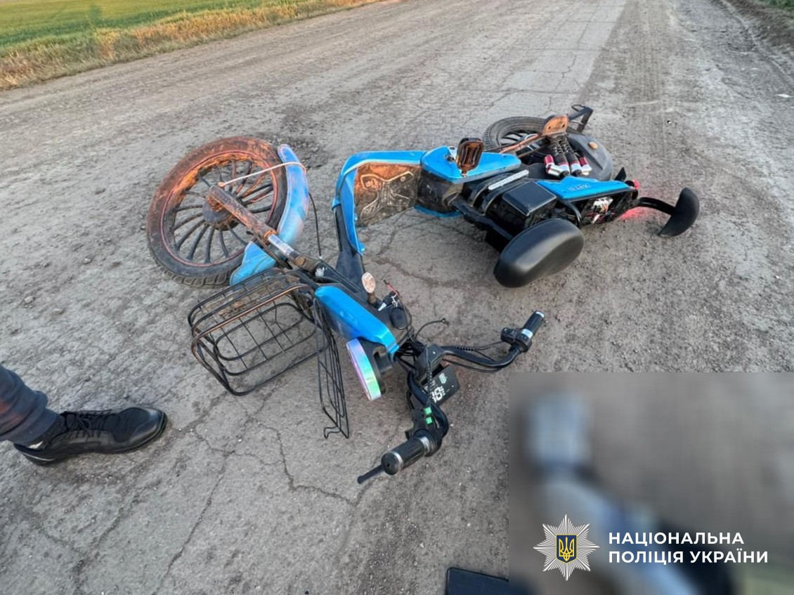 Фото до матеріалу: Смертельна аварія на дорозі: у Дар'ївській громаді загинув водій електромопеда