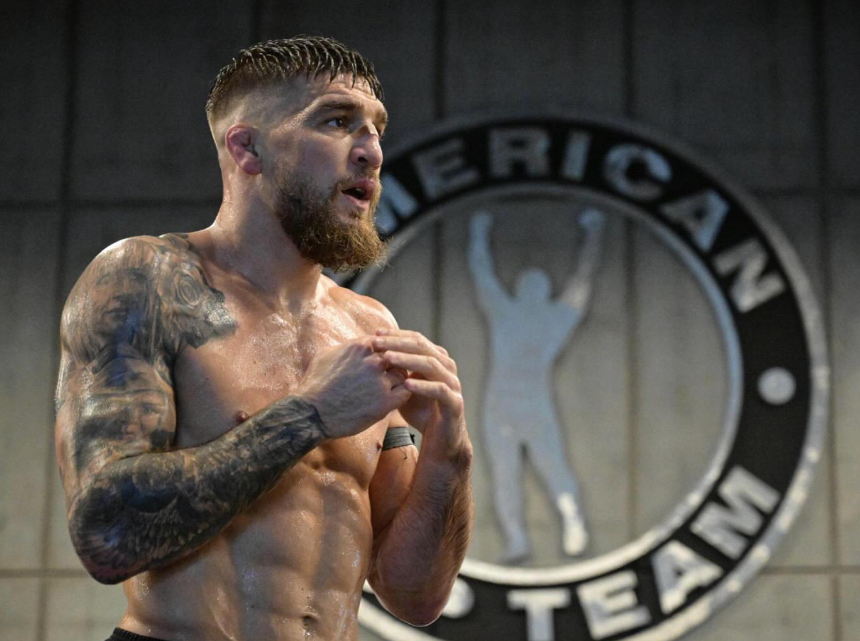Фото до матеріалу: Ярослав Амосов здобув «Performance of the Night» на UFC 328 у Ньюарку