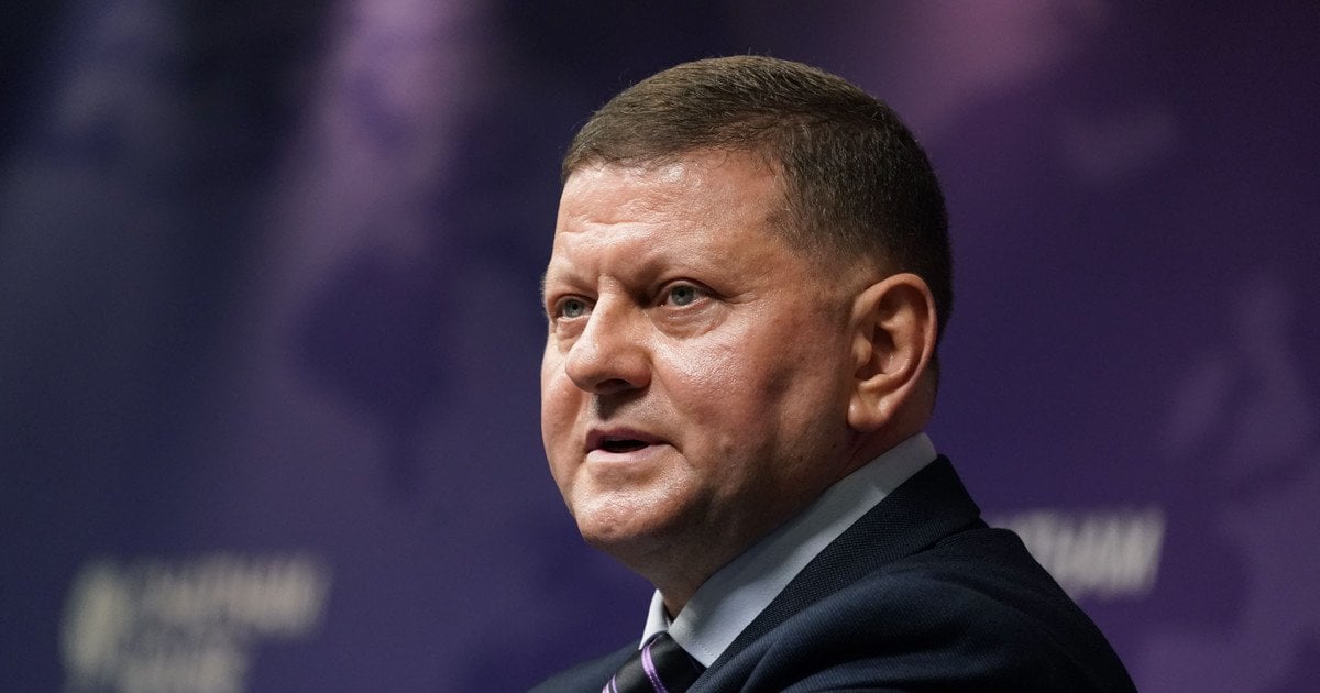 Фото до матеріалу: Адріана Ліма з доньками у рожевих піжамах: промокампанія Victoria's Secret до Дня матері
