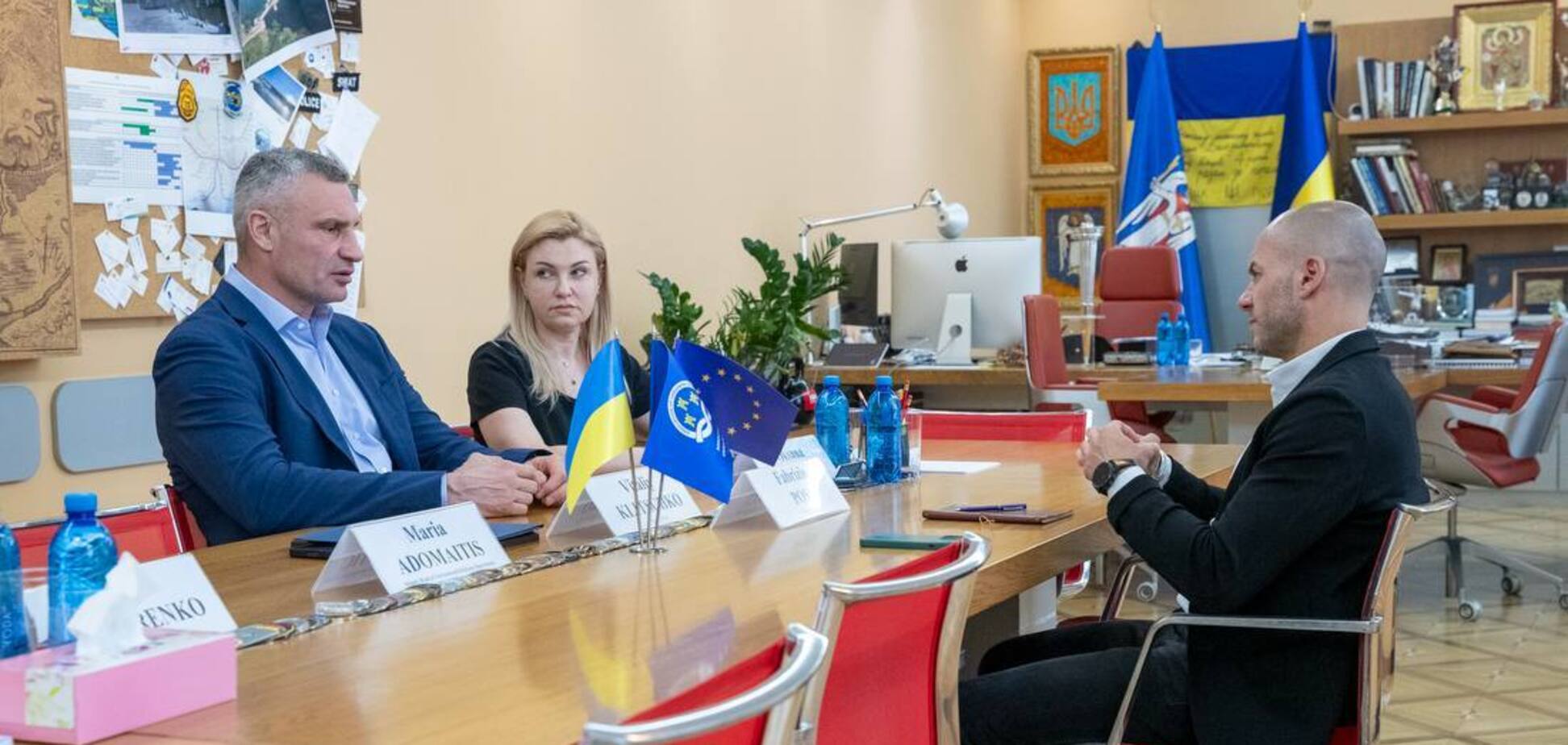 Фото до матеріалу: Кличко та Россі обговорили співпрацю АМУ та CEMR у Києві
