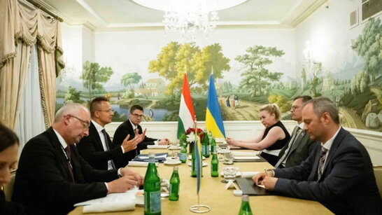 Фото до матеріалу: Угорщина: сестра прем'єра піде у відставку, щоб уникнути конфлікту інтересів