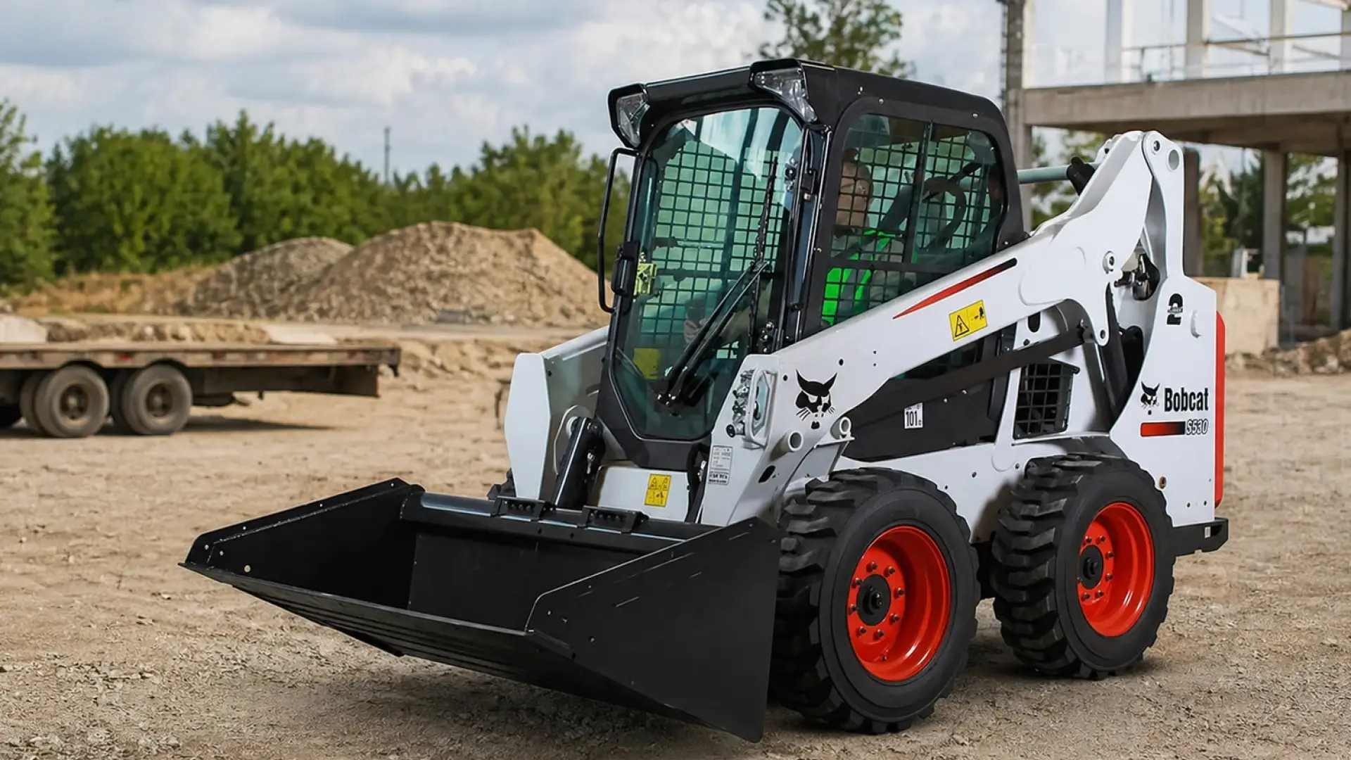 Фото до матеріалу: Чому зупинився міні-навантажувач Bobcat: топ-3 причини та як їх усунути
