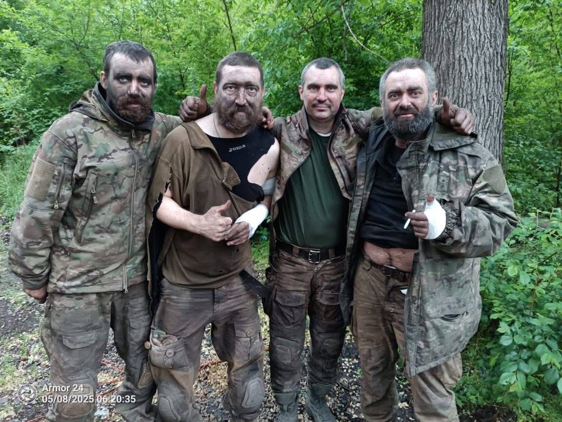 Фото до матеріалу: Поліцейський-доброволець Володимир Крисько повернувся у стрій після поранень