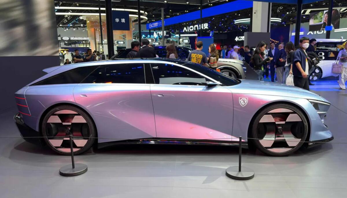 Фото до матеріалу: Peugeot показала два нові концепти для Китаю – Авто