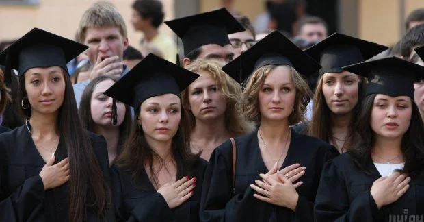 Фото до матеріалу: Кількість абітурієнтів, що планують навчатися в українських ВНЗ, зросла на 43 тисячі
