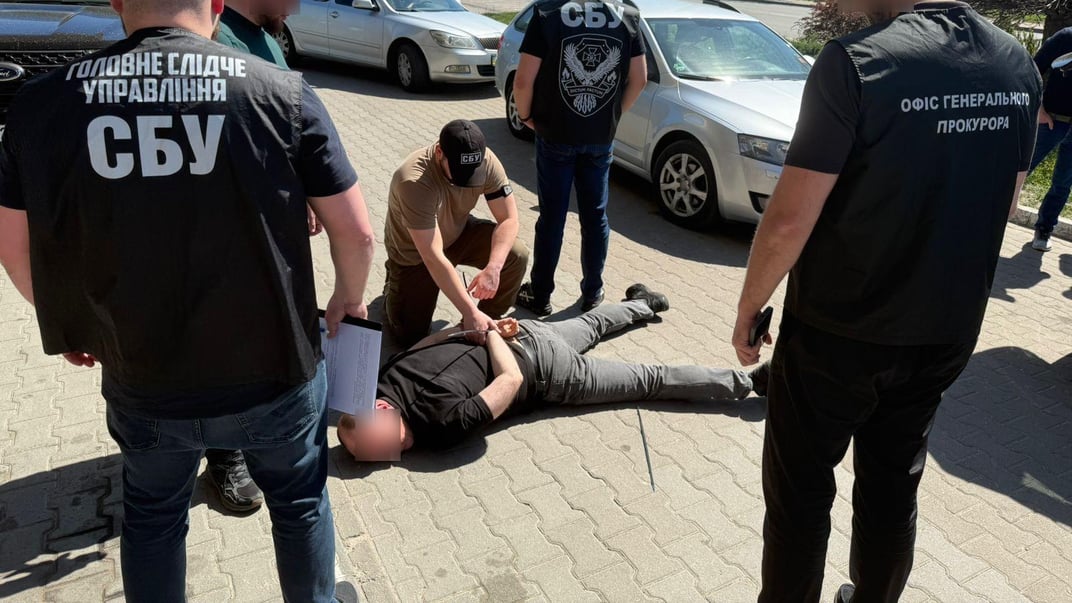 Фото до матеріалу: Керівник Житомирського ТЦК затримали за вимагання хабаря за «непризов»