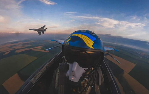 Фото до матеріалу: Українські пілоти вчаться літати на F-16 без GPS: нова реальність підготовки
