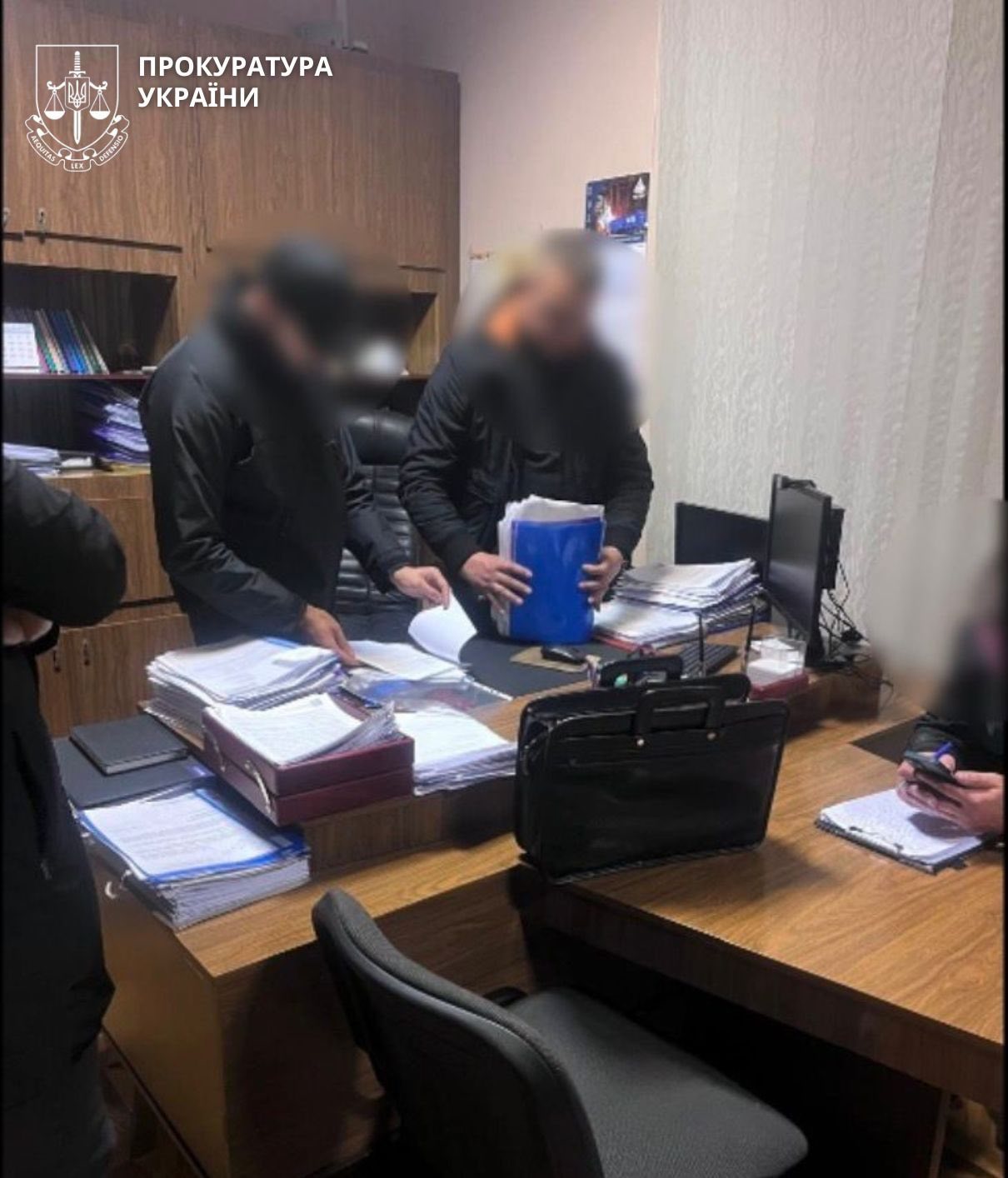 Фото до матеріалу: Укрзалізниця на Прикарпатті: керівник депо та заступник отримали підозру за фіктивне працевлаштування