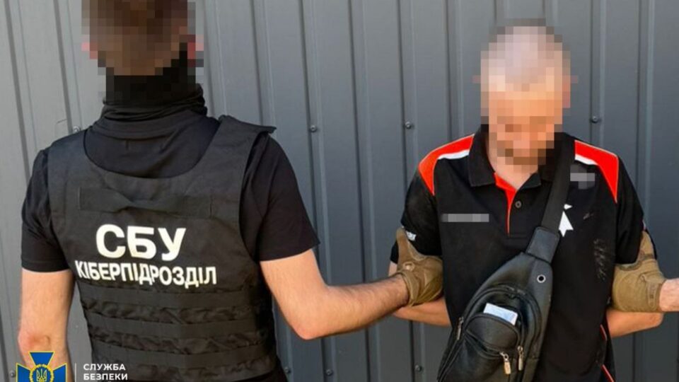 Фото до матеріалу: СБУ затримала дезертира, який реєстрував «Старлінки» для росіян