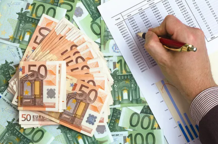 Фото до матеріалу: Близько половини українців готові до підвищення податків для західної допомоги