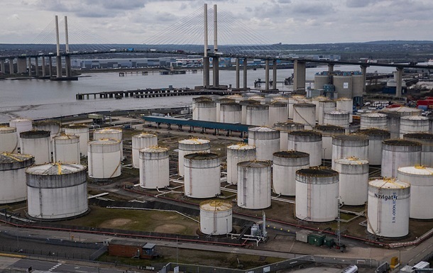 Фото до матеріалу: США вивели на ринок 53,3 млн барелів нафти під час конфлікту з Іраном