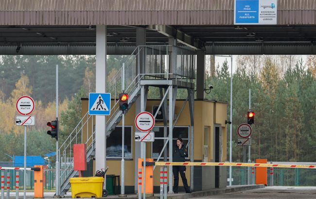 Фото до матеріалу: Білорусь перестала випускати за кордон росіян-призовників