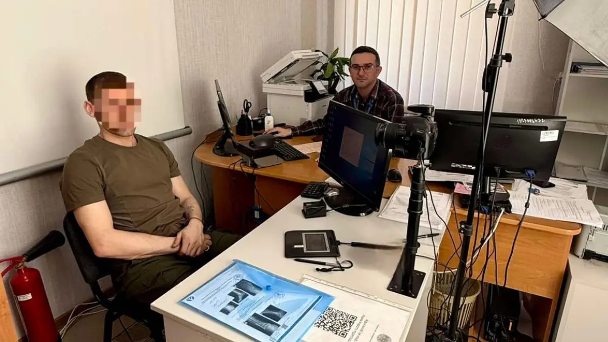 Фото до матеріалу: У Хмельницькому ветеранам представили безбар'єрні послуги МВС та адаптовані автошколи