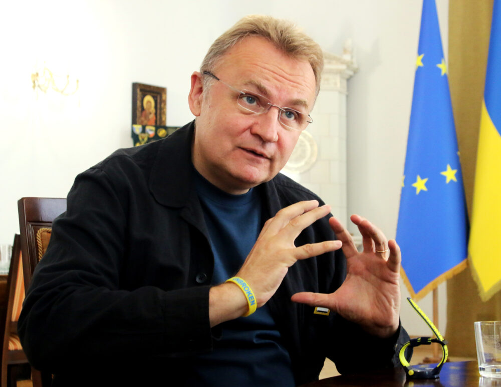 Фото до матеріалу: Козицький офіційно закликав Садового перейменувати вулицю Винниченка на честь Парубія