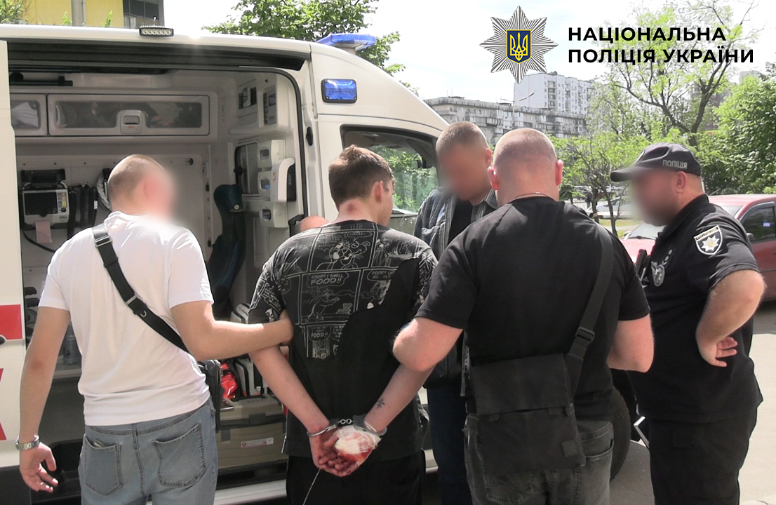 Фото до матеріалу: У Києві затримали росіянина за замах на киянина: жертва впала з 11 поверху