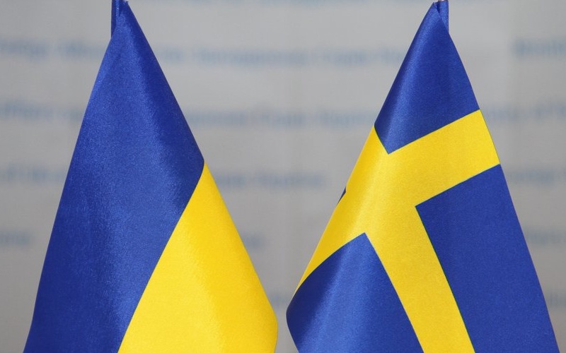 Фото до матеріалу: Швеція передала Україні техніку для обслуговування військових аеродромів
