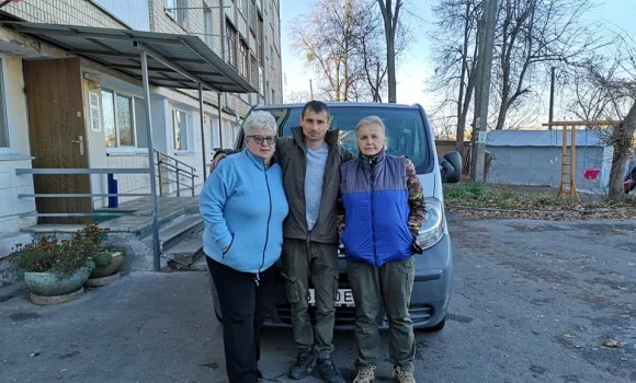 Фото до матеріалу: Вінничани зібрали гостинці та необхідні речі для воїнів у зоні ООС