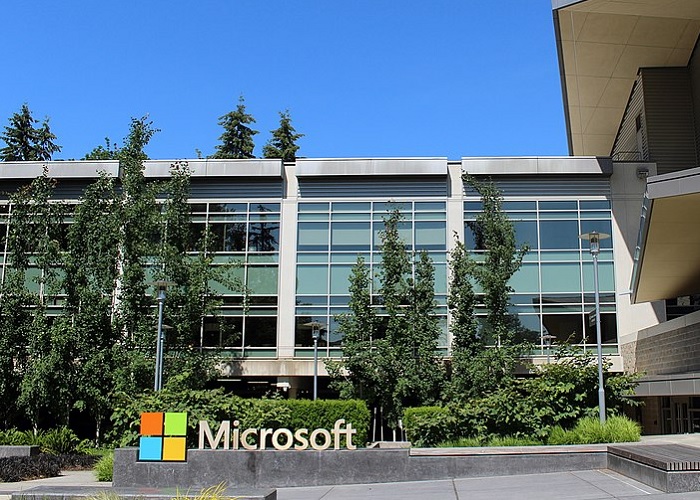 Фото до матеріалу: Microsoft скасував необхідність сторонніх антивірусів, але експерти сумніваються