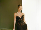 Фото до матеріалу: Розі Гантінгтон-Вайтлі блискуче виступила на балу Met Gala
