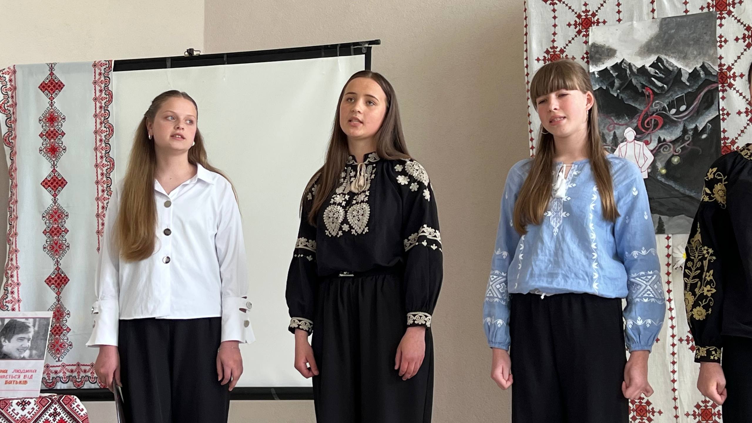 Фото до матеріалу: У Моршині вшанували пам'ять Володимира Івасюка: «Пісня буде поміж нас»