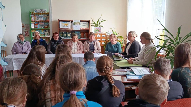Фото до матеріалу: Матері загиблих захисників вшанували пам'ять у Головницькій бібліотеці