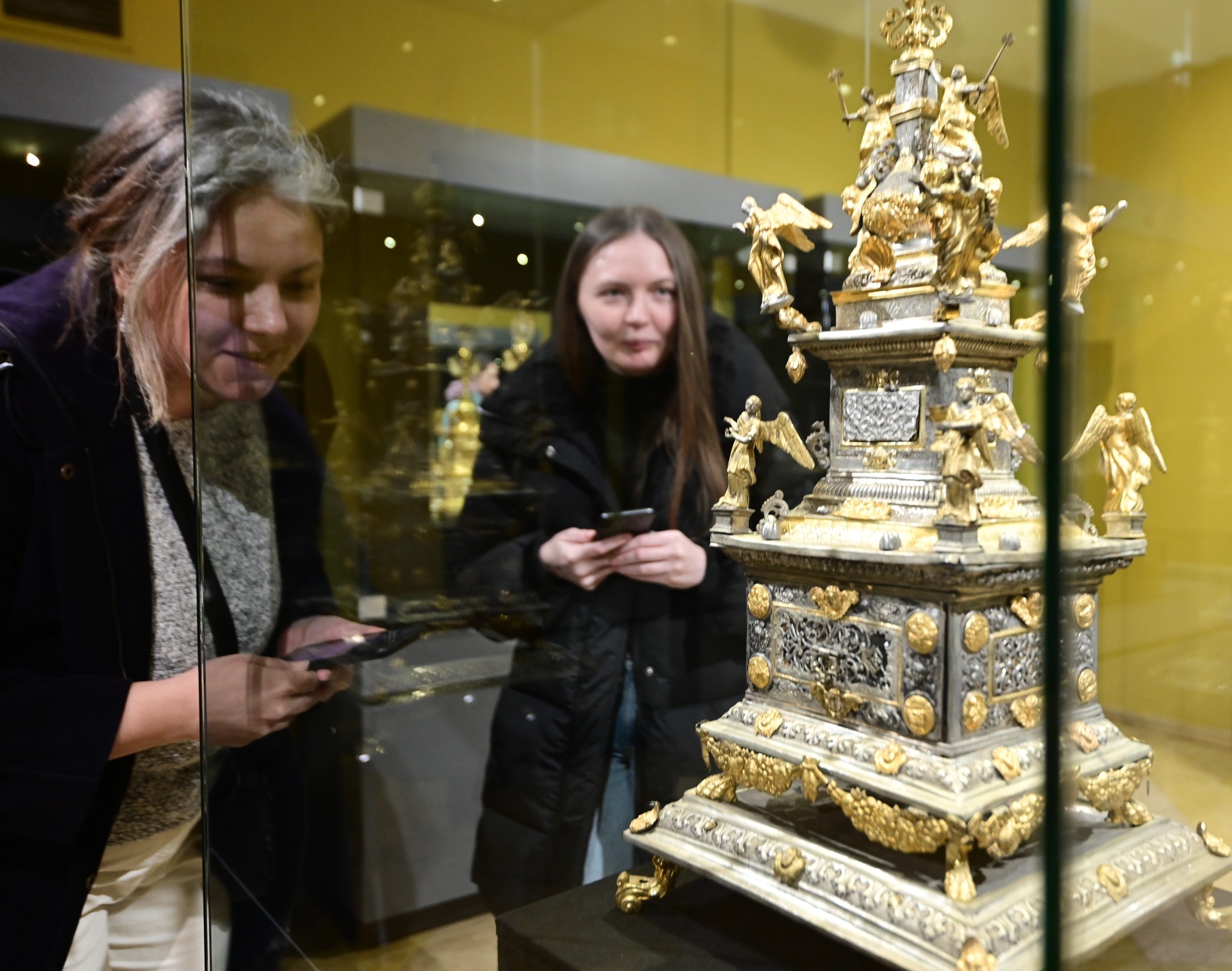 Фото до матеріалу: Від Мазепи до Апостола: у Києві відкрили виставку козацьких коштовностей
