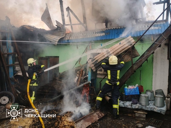 Фото до матеріалу: Двоє чоловіків отримали опіки на Черкащині під час пожеж