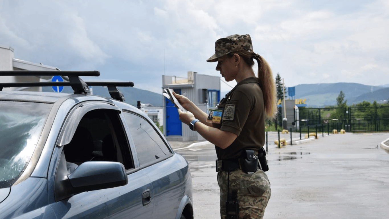 Фото до матеріалу: Черги на кордоні України: затори на трьох пунктах пропуску