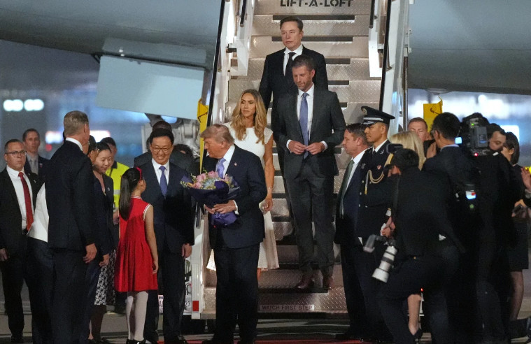 Фото до матеріалу: Дональд Трамп прибув до Китаю: візит перший за дев'ять років