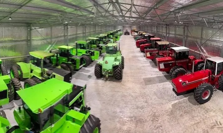 Фото до матеріалу: У Західній Австралії відкрили наймасивніший музей тракторів на пам'ять сина аграрія