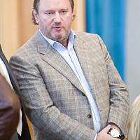Фото до матеріалу: Всі досьє відомих людей, бізнесменів, політиків