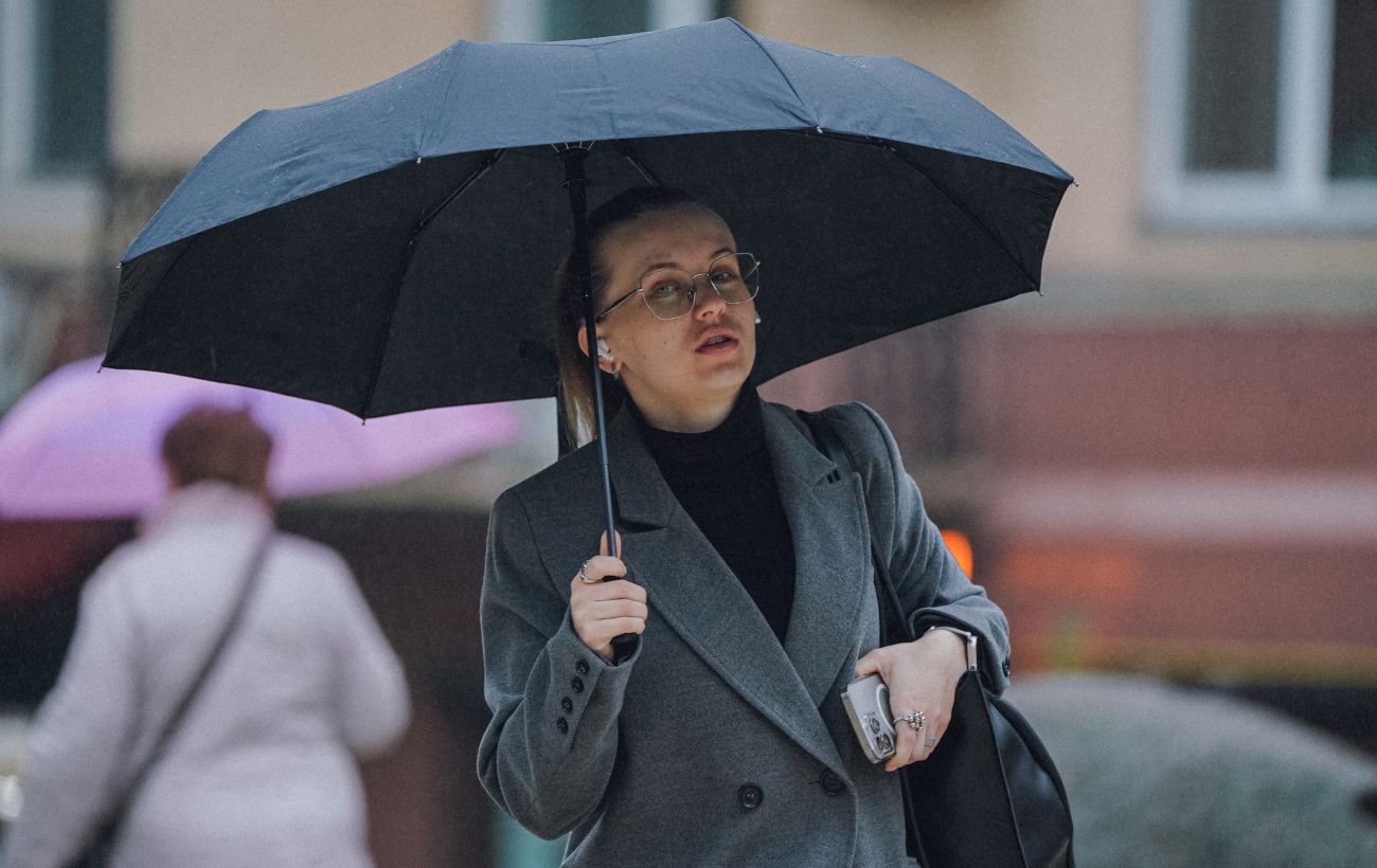 Фото до матеріалу: Парасольки не ховаємо: синоптик розповіла, якою буде погода 11 травня і де пройдуть дощі