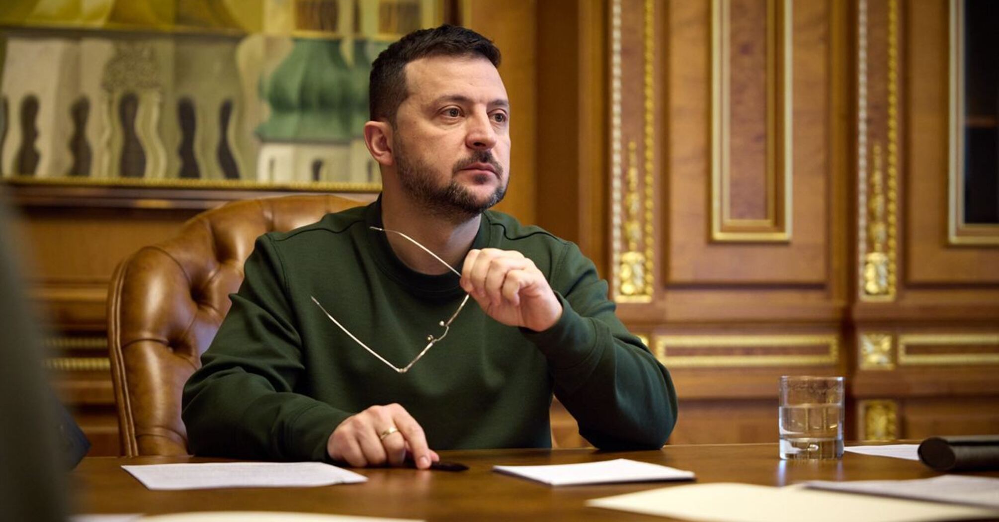 Фото до матеріалу: "Життя важливіше за будь-які святкування": Зеленський оголосив режим тиші з 6 травня