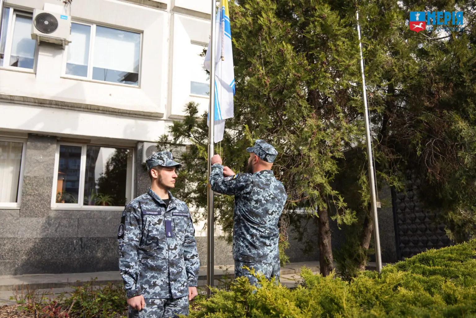 Фото до матеріалу: У Черкасах урочисто підняли прапор ВМС ЗСУ: нагадали про славетну історію флоту