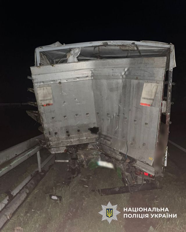 Фото до матеріалу: Смертельна ДТП: поблизу Умані вантажівка зіштовхнулась із авто Volkswagen — ПРОЧЕРК.інфо