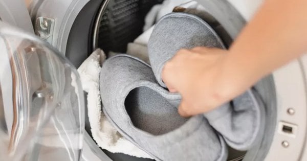 Фото до матеріалу: Як випрати домашні капці та прибрати неприємний запах: інструкція