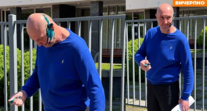 Фото до матеріалу: Ексдепутата Замирайла удруге облили зеленкою біля Черкаського суду
