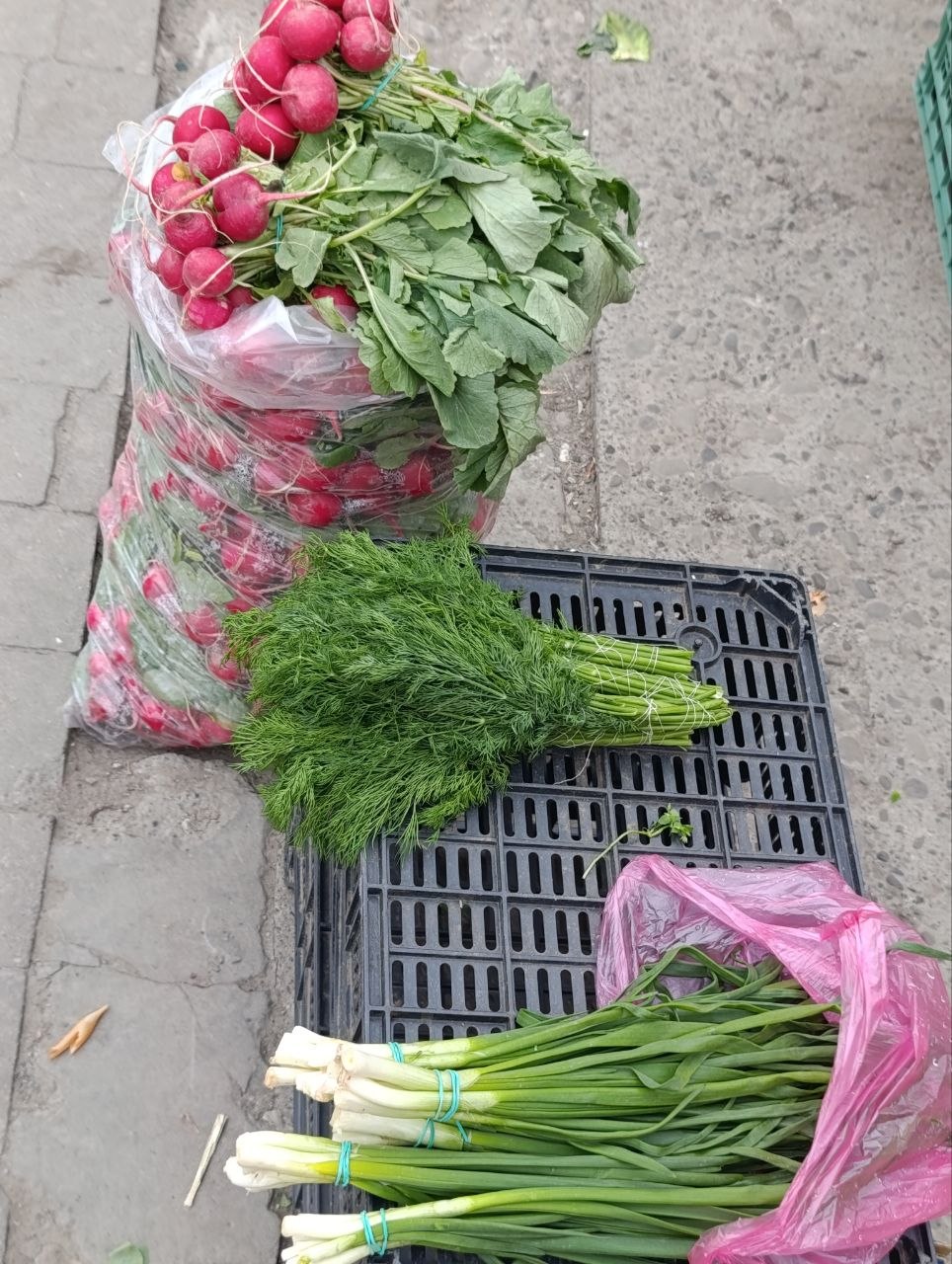 Фото до матеріалу: Скільки коштують перші закарпатські овочі: актуальні ціни на капусту та зелень